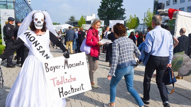 Bayer rachète Monsanto et supprime son nom, symbole de plus d'un demi-siècle de scandales