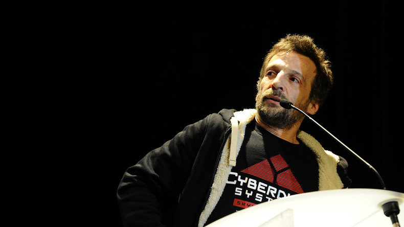 «Vous êtes la France du futur» : Kassovitz soutient ses «deux amis» Médine et Yassine Belattar