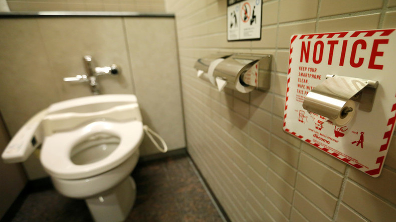 Excréments top secret : à Singapour, Kim Jong-un aurait apporté ses propres toilettes