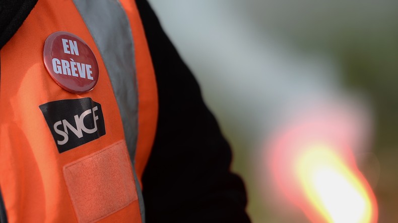 SNCF : la réforme adoptée à l'Assemblée, l'intersyndicale appelle à une mobilisation massive