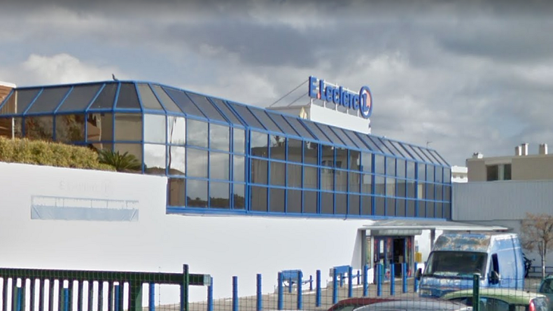 Une femme blesse deux personnes au cutter en criant «Allah Akbar» dans le Var