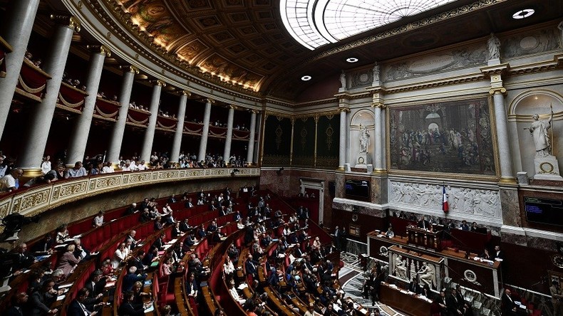 Adoption définitive au Parlement du controversé texte sur le secret des affaires