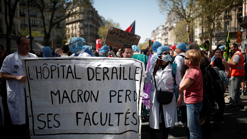 «Une mise en danger de la vie d'autrui» : face au silence de Buzyn, 175 médecins écrivent à Philippe