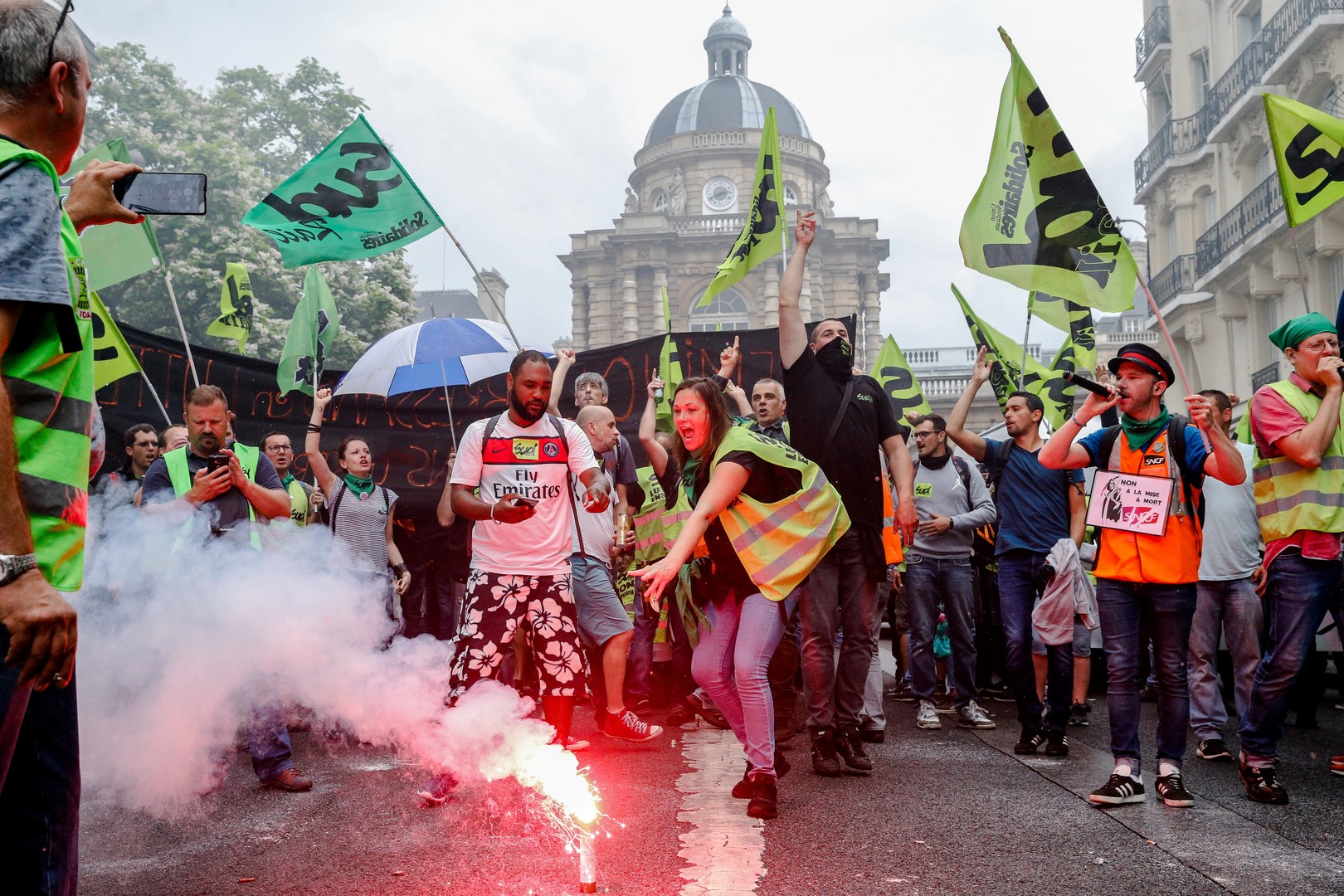 Cheminots contre Macron : la grève contre la réforme de la SNCF est la plus longue depuis 30 ans