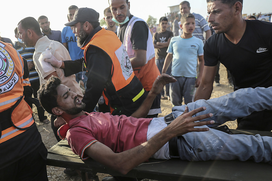 Gaza : des dizaines de Palestiniens blessés par les forces israéliennes à la frontière (IMAGES)