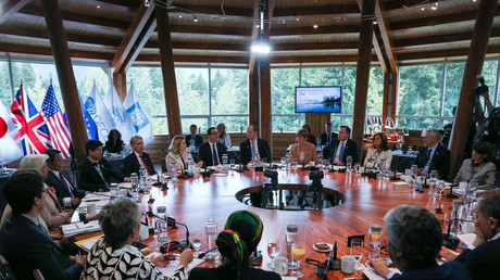Le G7 Finances réuni autour d'une table, le 1er juin 2018