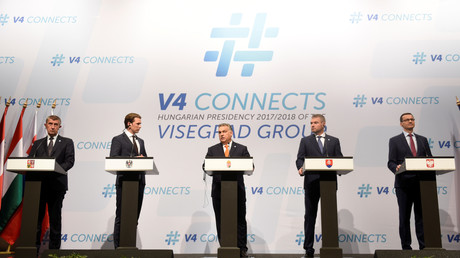 De gauche à droite : Andrej Babis, Sebastian Kurz, Viktor Orban, Peter Pellegrini et Mateusz Morawiecki, le 21 juin 2018 à Budapest. 