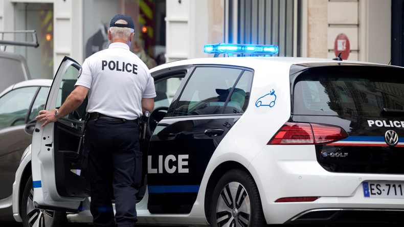 France : un couple de policiers tabassé devant leur enfant de trois ans