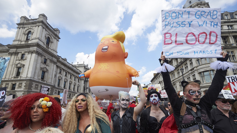 Des manifestants anti-Trump dans les rues de Londres (VIDEO)