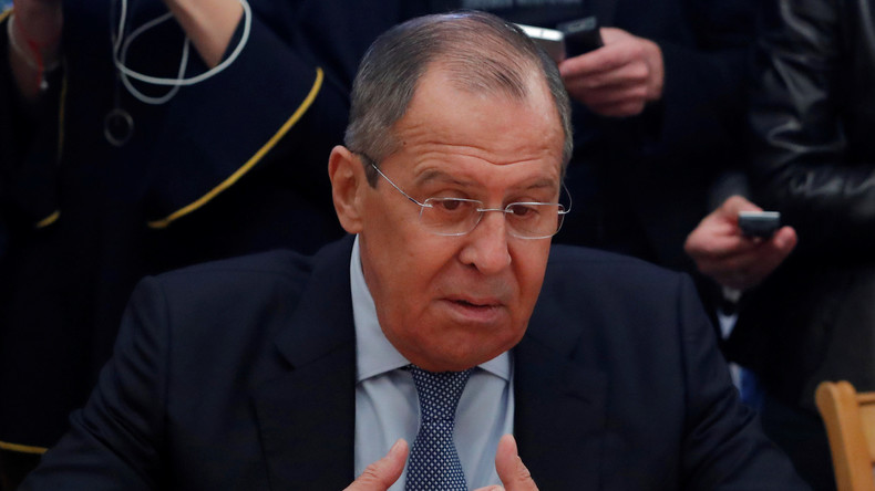 «Si ce n'est pas de la censure...» : Lavrov s'inquiète de la loi française contre les fake news