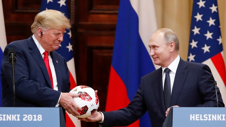 «La balle est dans son camp» : Poutine transmet le flambeau du Mondial de football à Trump (VIDEO)