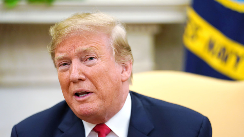 Trump fait part de sa «totale confiance» dans les services secrets... et la lumière s'éteint (VIDEO)