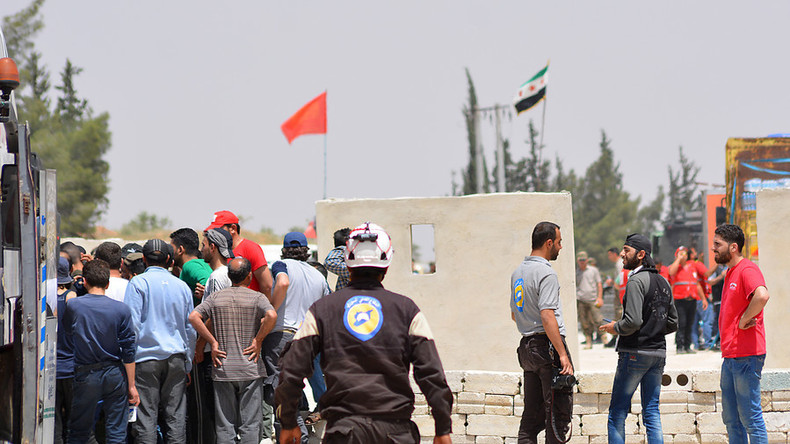 Evacués par Israël, des centaines de Casques blancs vont rejoindre l'Europe