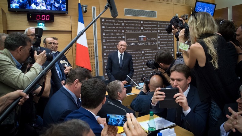 «Police parallèle», non-dénonciation, «impunité» : des députés pointent l'Elysée du doigt