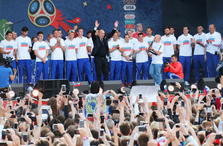 24 000 supporters russes réunis à Moscou pour saluer le parcours historique de leur équipe (PHOTOS)