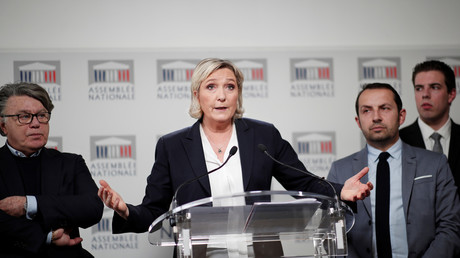 Marine Le Pen et des cadres du Rassemblement national en conférence de presse à Paris, avril 2018, illustration