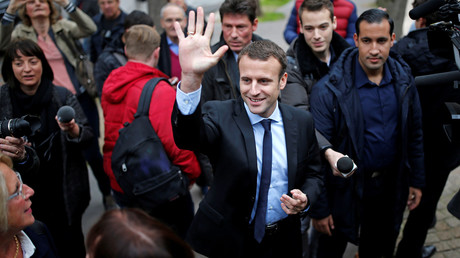 Alexandre Benalla (à droite d'Emmanuel Macron) le 28 octobre 2016, photo ©Benoit Tessier/Reuters