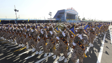 Soldats iraniens marchant lors d'une parade militaire à Téhéran en 2016.
