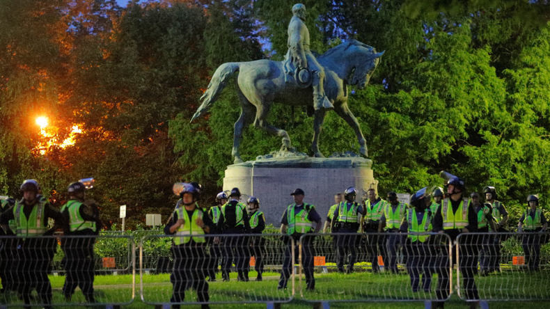 Un an après les violentes manifestations de Charlottesville, Trump veut rassembler