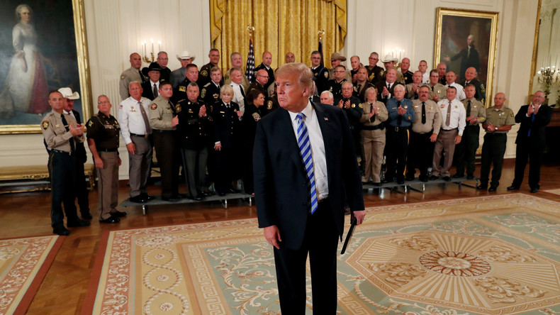 «Ceci n'est pas l'œuvre d'un prétendu Etat profond» : un collaborateur anonyme accable Trump