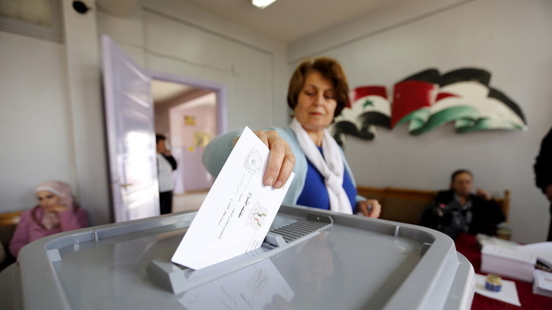 Les Syriens se rendent aux urnes pour des élections locales, une première en sept ans de guerre