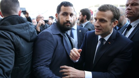 Emmanuel Macron et son ex-collaborateur Alexandre Benalla (image d'illustration)