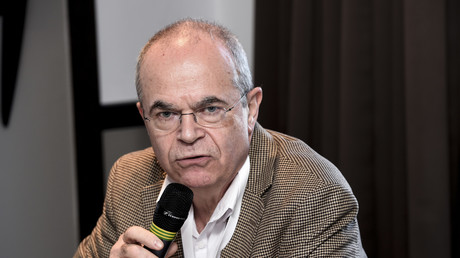 Le gynécologue  et président du Syndicat national des gynécologues et obstétriciens de France Bertrand de Rochambeau en février 2016 à une conférence de presse à Paris.