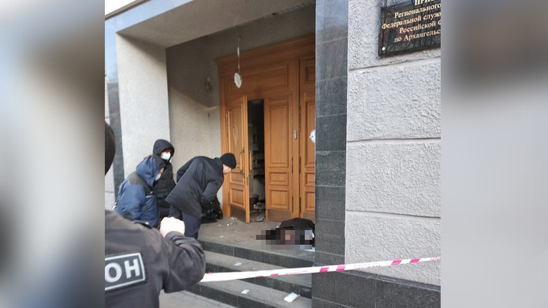 Les premières images après l'attentat qui a touché un bureau du FSB dans le nord de la Russie