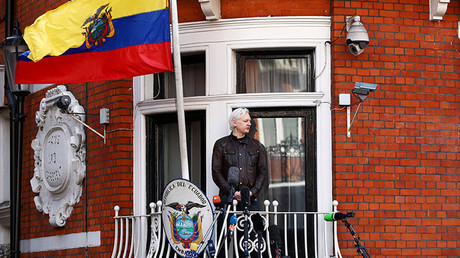 Julian Assange au balcon de l'ambassade d'Equateur à Londres, le 19 mai 2017 (image d'illustration).