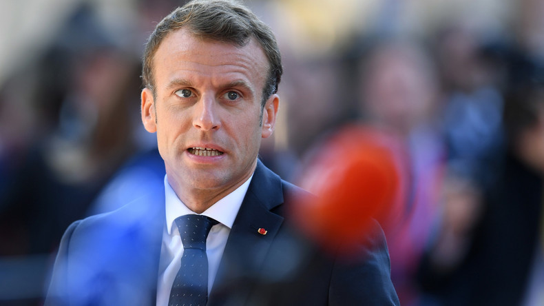 «Ca peut partir en vrille» : le gouvernement s'alarme du mouvement des gilets jaunes le 17 novembre