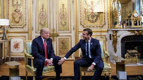  Le président américain Donald Trump et le président français Emmanuel Macron à l'Elysée, à Paris, le 10 novembre 2018. Une rencontre en marge des commémorations marquant le 100e anniversaire de l'armistice du 11 novembre 1918, mettant ainsi fin à la Première guerre mondiale. 
