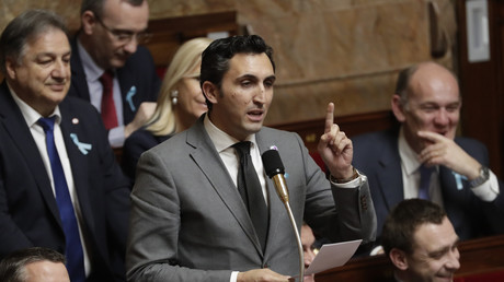 Julien Aubert, député Les Républicains du Vaucluse, intervient à l'Assemblée nationale, le 3 avril 2018. 