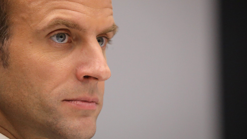 Gilets jaunes : venu «éteindre l'incendie» au Puy-en-Velay, Macron repart sous les huées (VIDEO)