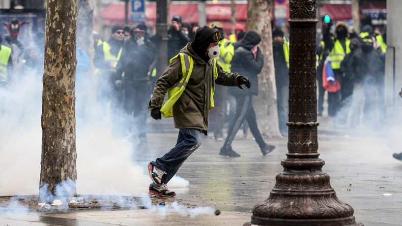 Quand la BBC veut à tout prix trouver des Gilets jaunes d'«ultra-droite» liés à «Moscou»