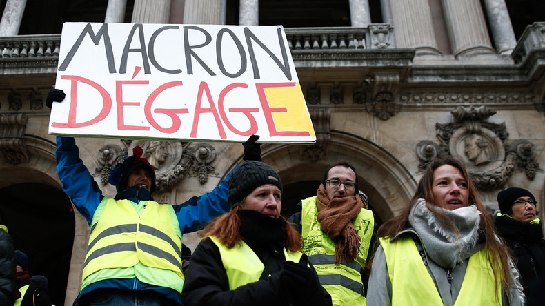 Le manifestant dont le panneau a été retouché par France 3 annonce avoir saisi le CSA