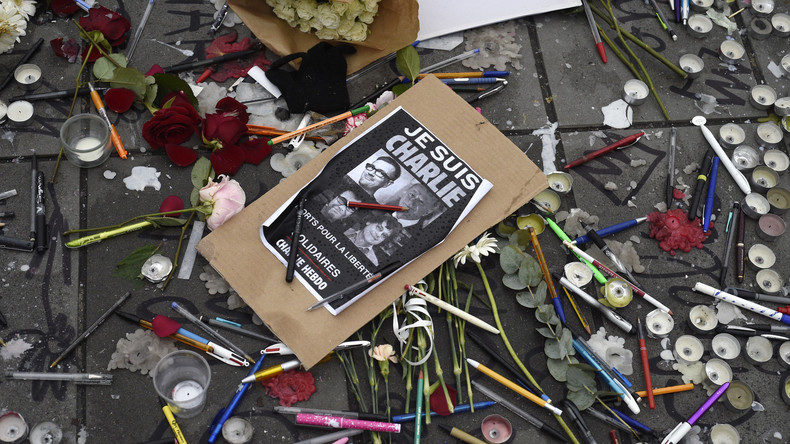 «Anti-Lumières» : quatre ans après le drame, Charlie Hebdo dénonce le retour des obscurantistes