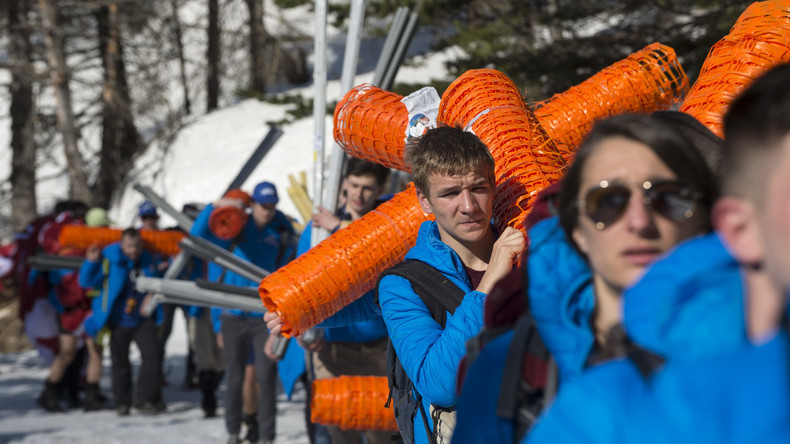 Action choc dans les Alpes : quatre militants de Génération identitaire placés en garde à vue