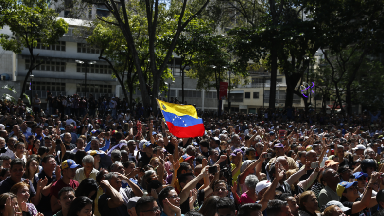 Venezuela : la communauté internationale divisée sur le cas de l'opposant pro-américain Juan Guaido