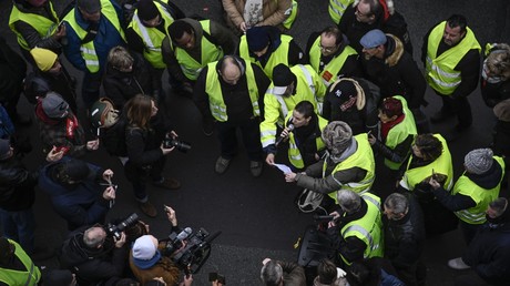 Un Gilet jaune s'adresse aux médias place de la Bourse à Paris, le 5 janvier (image d'illustration).