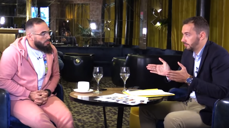 Le rappeur Médine répond à Damien Rieu dans une interview à bâtons rompus (VIDEO)
