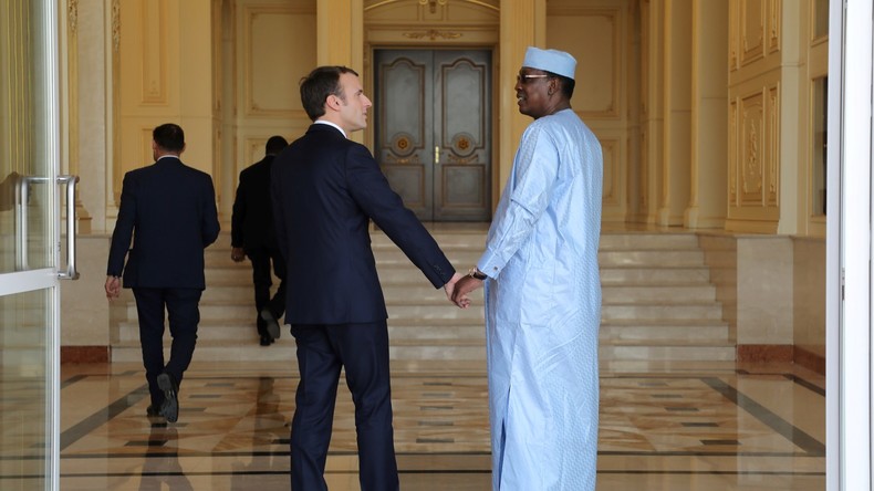 «Eviter un coup d'Etat» : Le Drian justifie les frappes aériennes au Tchad pour protéger Idriss Déby