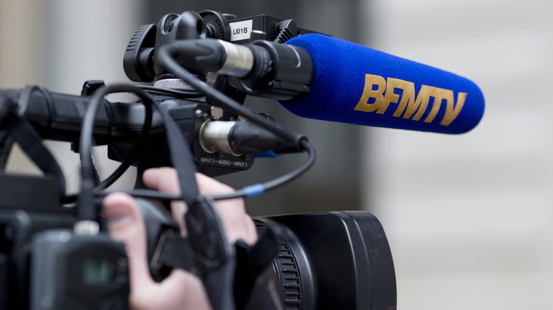 Gilets jaunes : accusant un policier de l'avoir frappé, un journaliste de BFMTV porte plainte