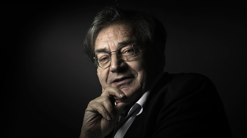 «Ignoble» : Finkielkraut s'insurge contre les propos de Schiappa sur la Manif pour tous