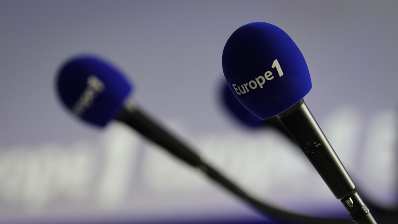 «Facho», «vieille pédale», «accent juif» : Europe 1 aurait fiché plus de 500 000 auditeurs en 20 ans