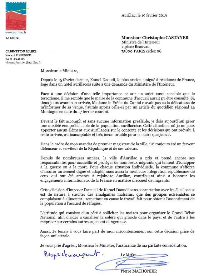 Terroriste logé à l'hôtel : le maire d'Aurillac demande des comptes à Christophe Castaner
