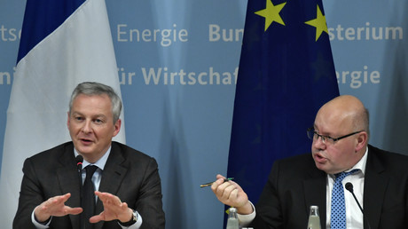 Le ministre français de l'Economie, Bruno Le Maire (à gauche) et son homologue allemand Peter Altmaier (à droite), donnent une conférence de presse le 19 février 2019 à Berlin, pour présenter leur projet de politique industrielle pour l'UE.