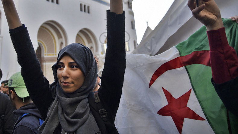 Algérie : manifestations d'étudiants dans le centre d'Alger (IMAGES)