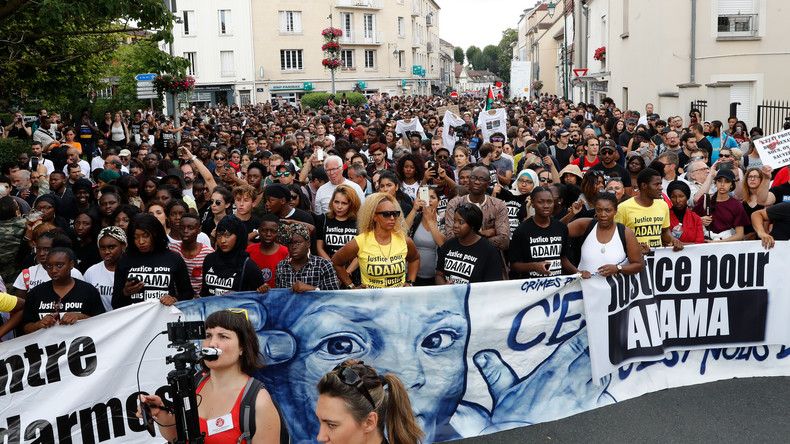 Adama Traoré : un rapport médical demandé par la famille contredit les conclusions de l'enquête