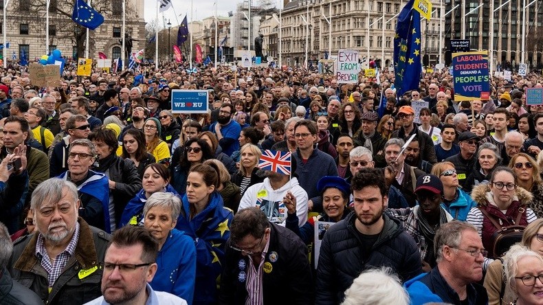 Londres : manifestation monstre pour exiger un nouveau référendum sur le Brexit (PHOTOS)