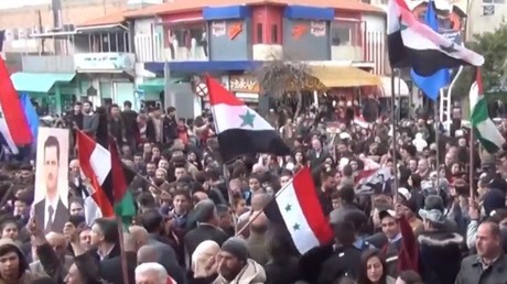 Au lendemain du décret de Trump sur le Golan, des syriens sont rassemblés à Madinat al-Baath, le 26 mars 2019.
